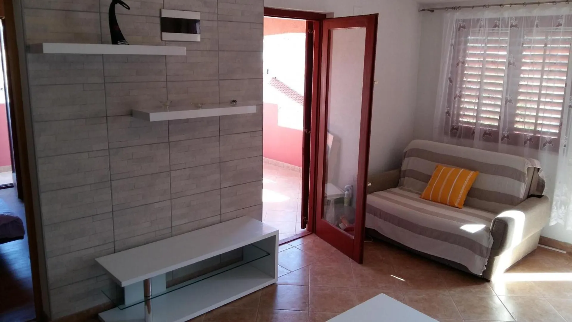 Apartamento Gemuetliche Wohnung Ema In Vir Croacia